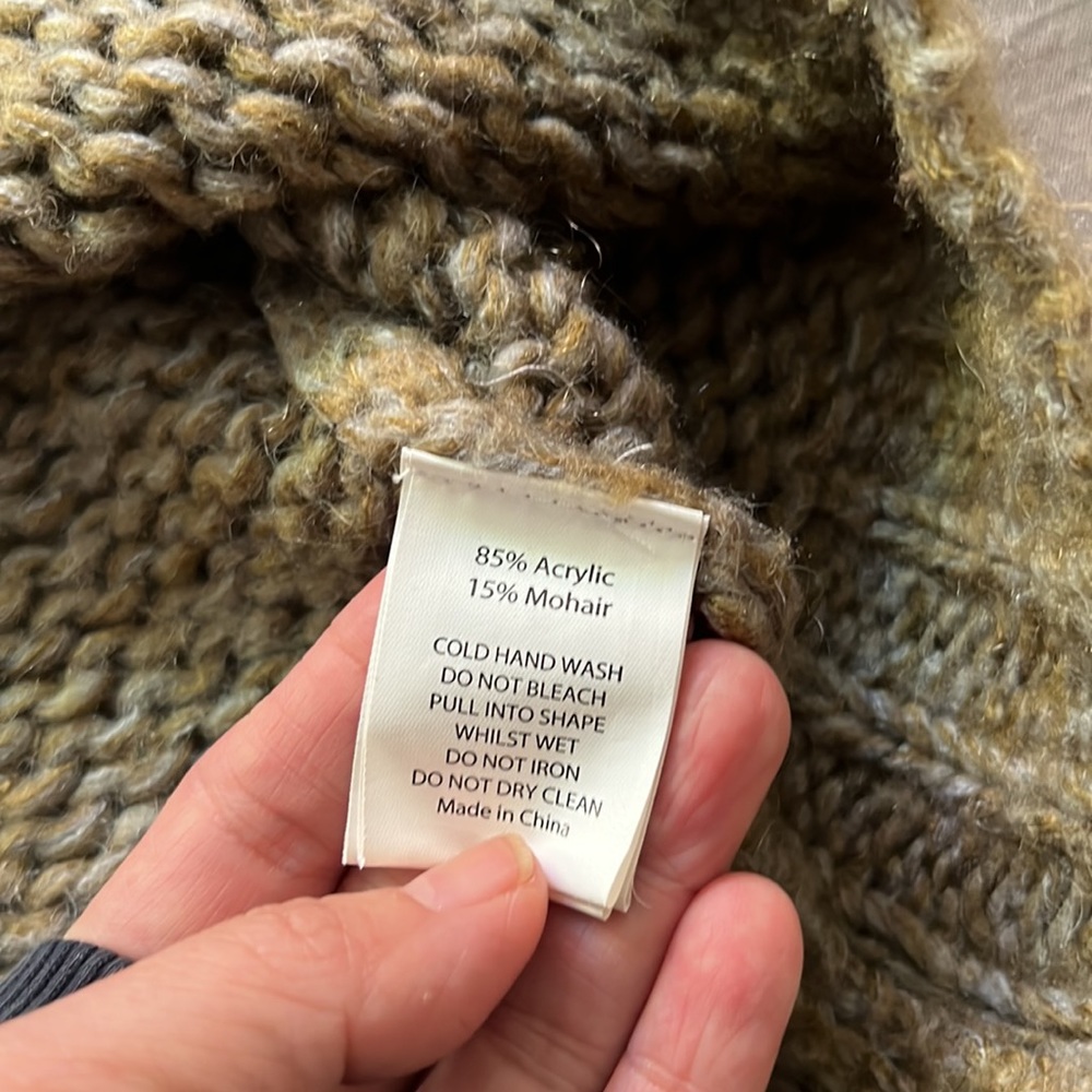 Neuw Crewneck Sweater -Small - Picture 3 of 3